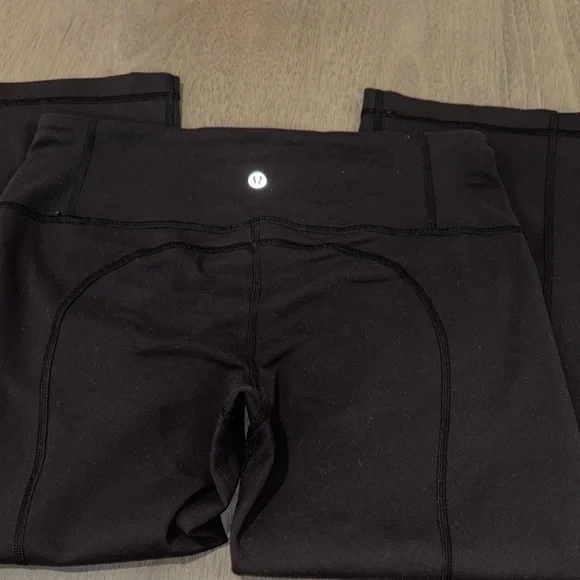 Lululemon Athletica Black Cropped Ankle Pants - Picture 4 of 9